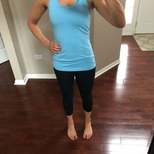 Lululemon CRB size 6 light blue stripe